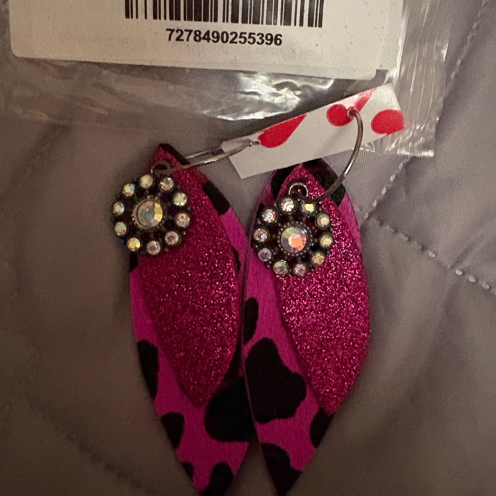 Hot Pink Glitter Leopard Leaf Drop Earrings - Unbranded